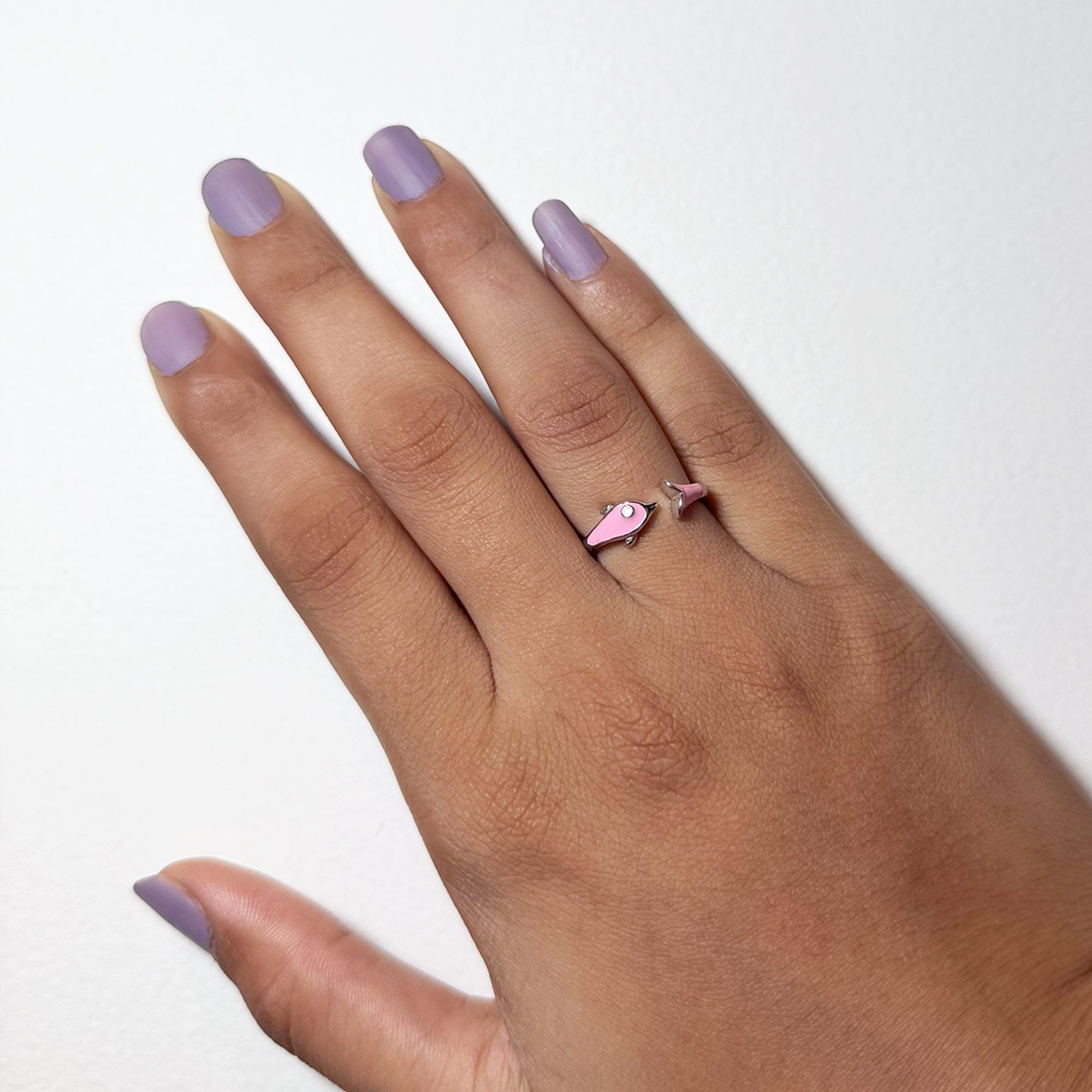 48 A fish ring with pink enemal from ekatvajewels