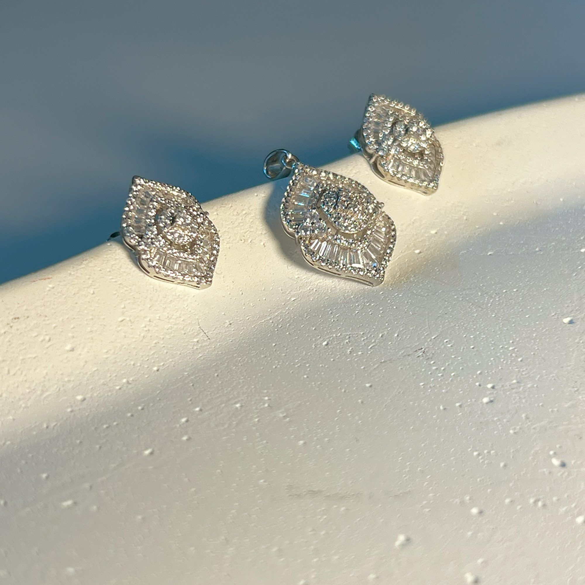 31 Eira Gleam Pendant Set from ekatvajewels