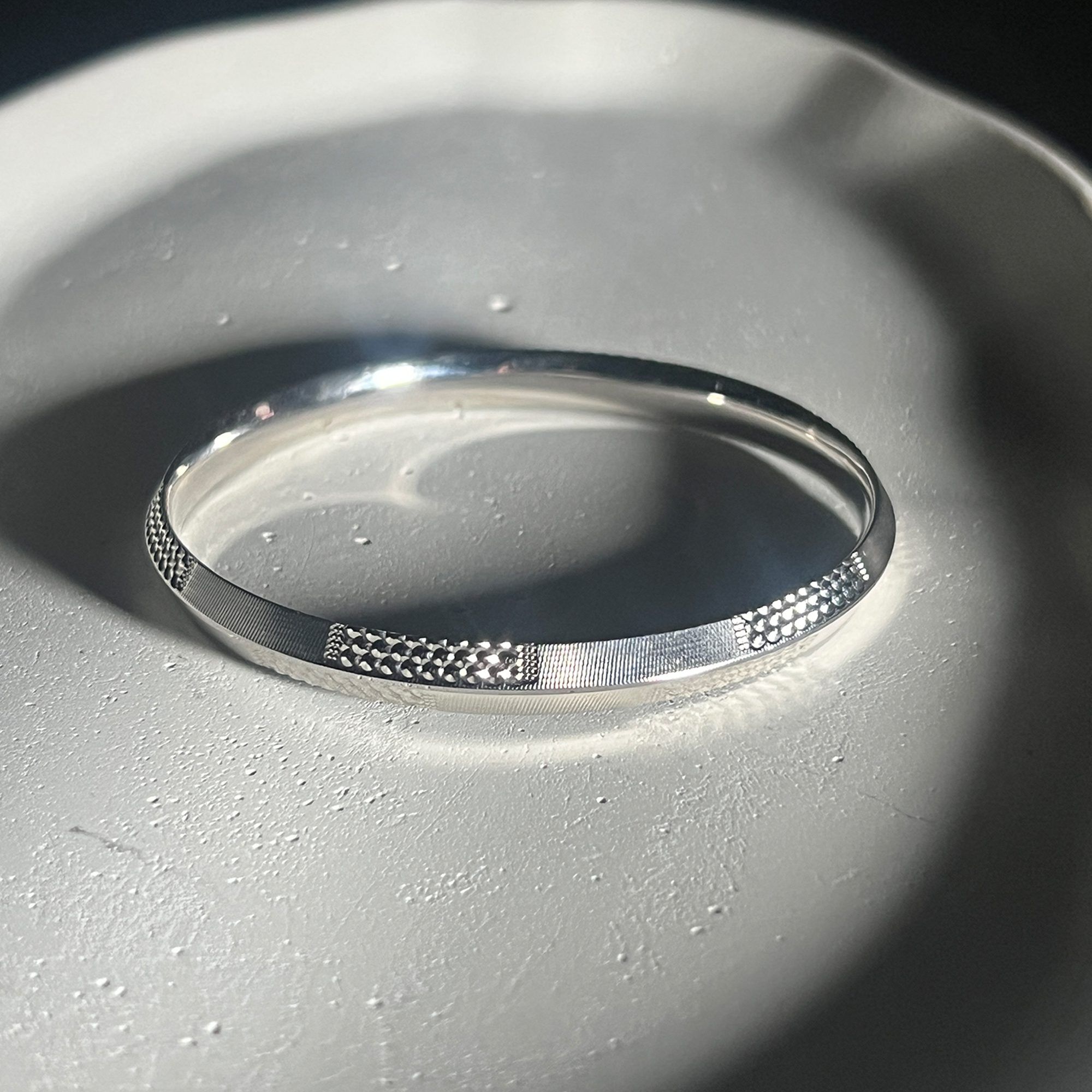 Tessera Linear Cuff