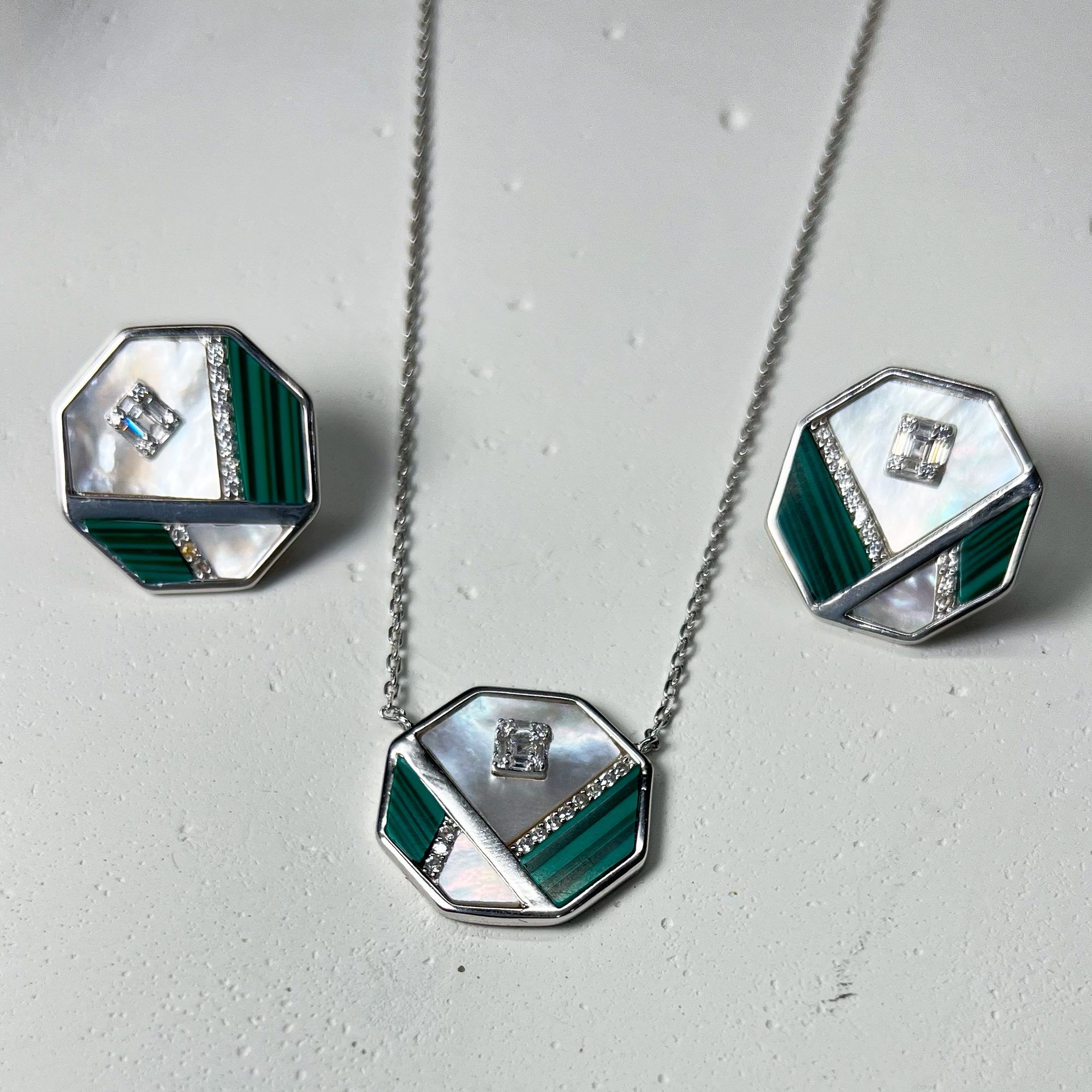 Verde Vault Pendant Set from ekatvajewels