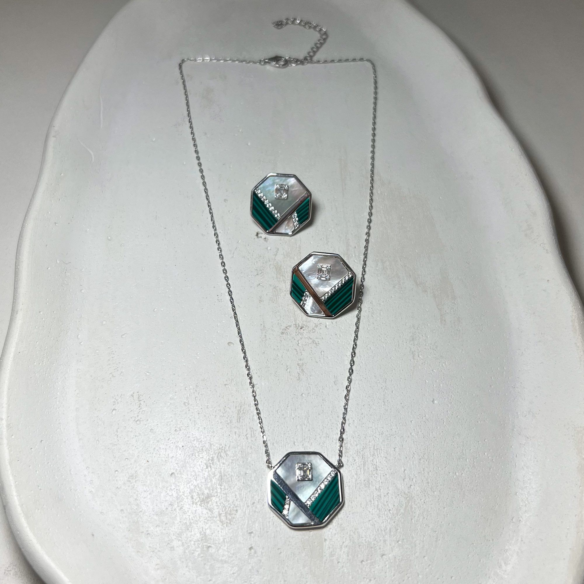 Sterling silver jewelry Verde Vault Pendant Set from ekatvajewels
