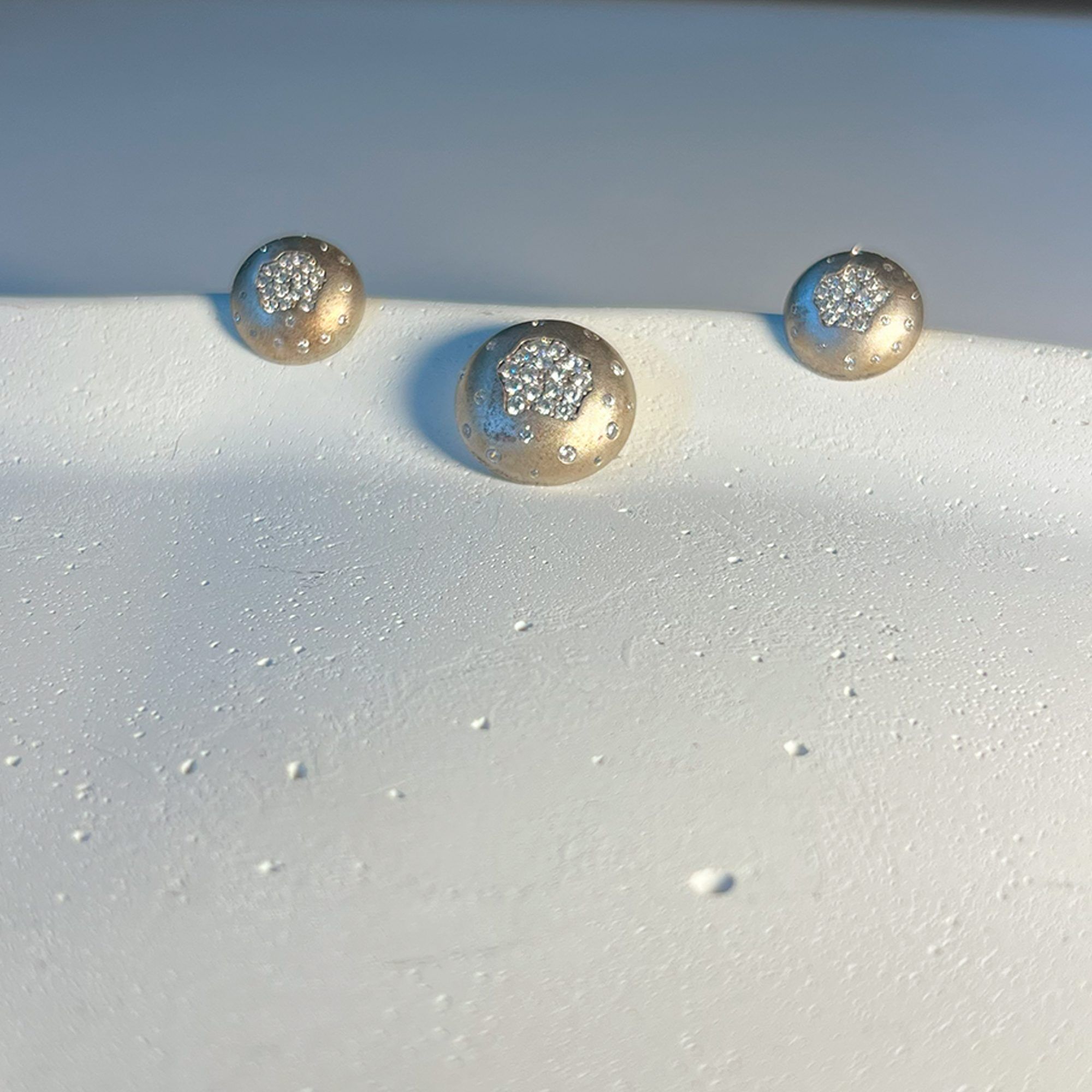 26 Lunar Glow Pendant Set from ekatvajewels