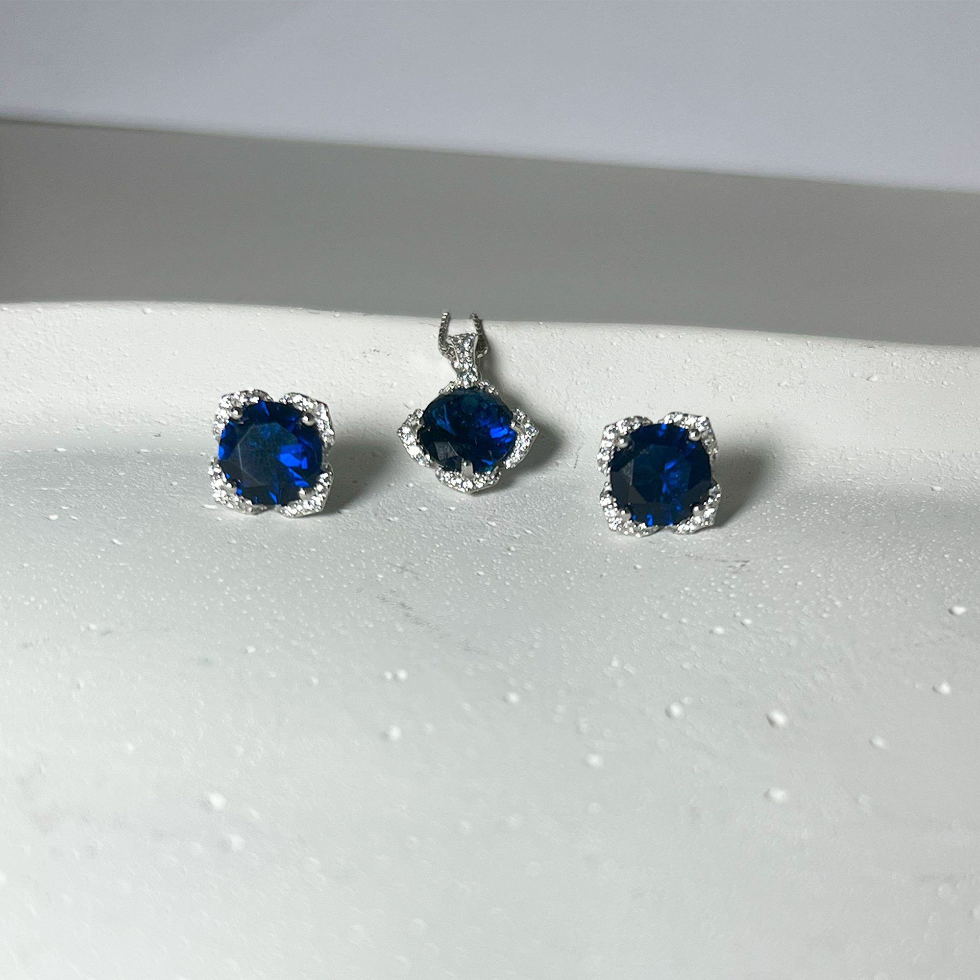 72 Midnight Muse Pendant Set from ekatvajewels